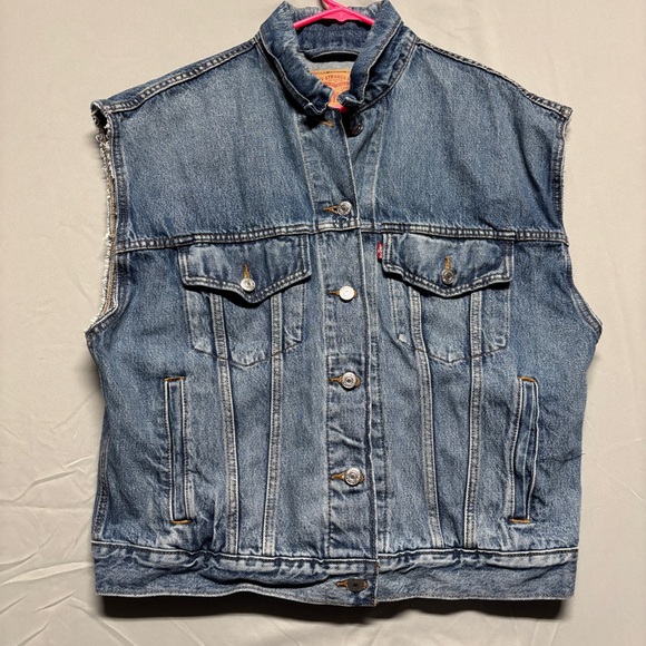 Levi's Jackets & Blazers - Levi's Classic Blue Denim Jacket